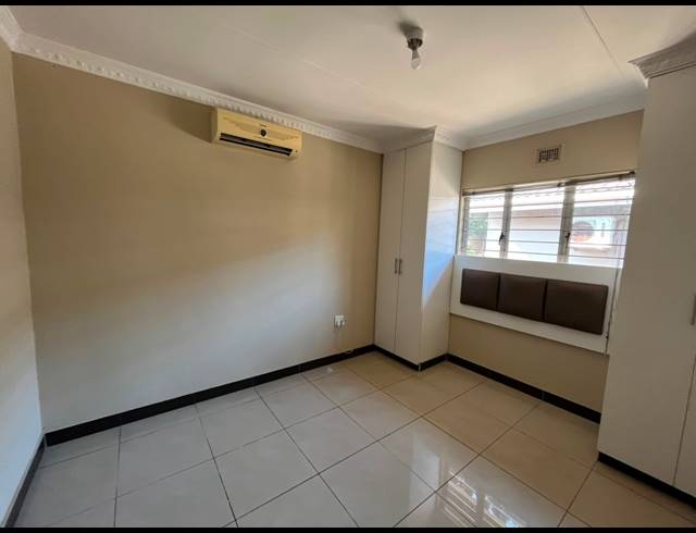 4 BEDROOM SIMPLEX TO LET IN HILLARY